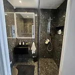 Luxury Appartment In 7Th District With Tour Eiffel View